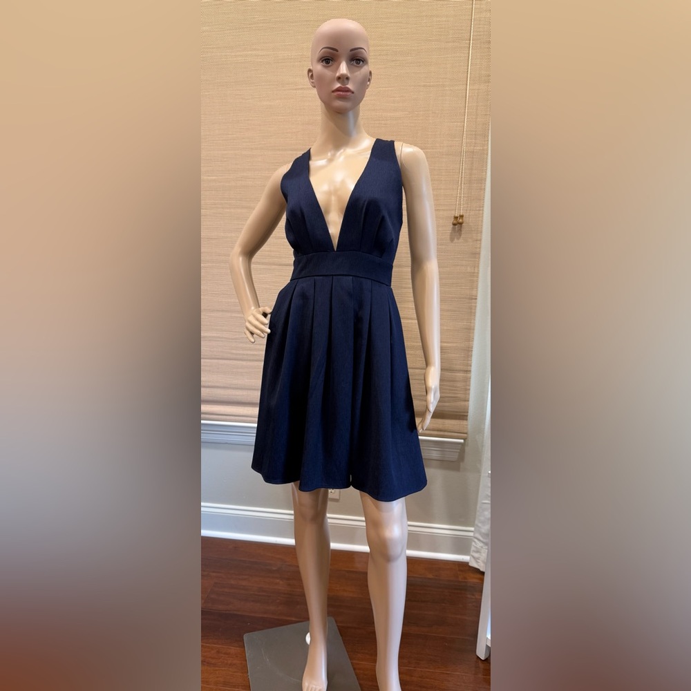 The Coverii Elegant Navy Blue Sleeveless V Dress
